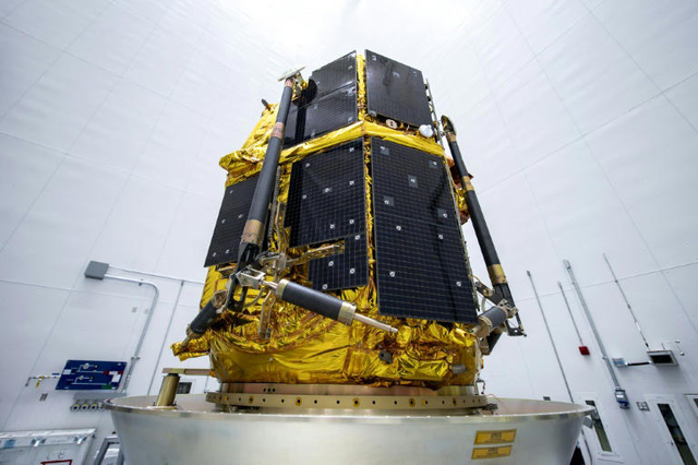 Japanese company aborts Moon mission after assumed crash-landing- Ảnh 1.