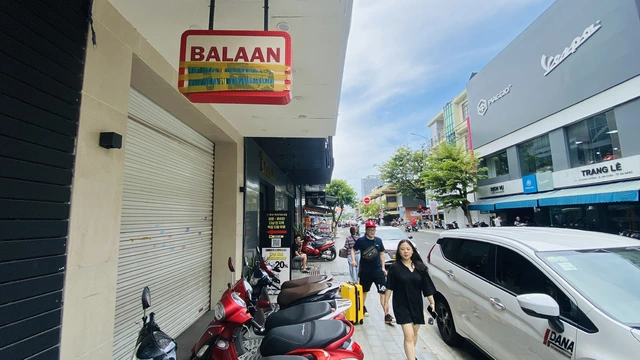 Luxury retail stores in Da Nang shutter after counterfeit goods inspection began- Ảnh 9. Luxury retail stores in Da Nang shutter after counterfeit goods inspection began- Ảnh 9.