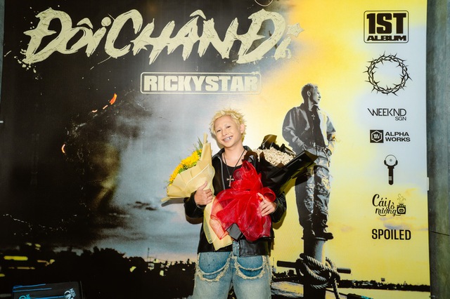 Rapper Pháo đến chúc mừng Ricky Star ra mắt album Đôi chân đi- Ảnh 1.