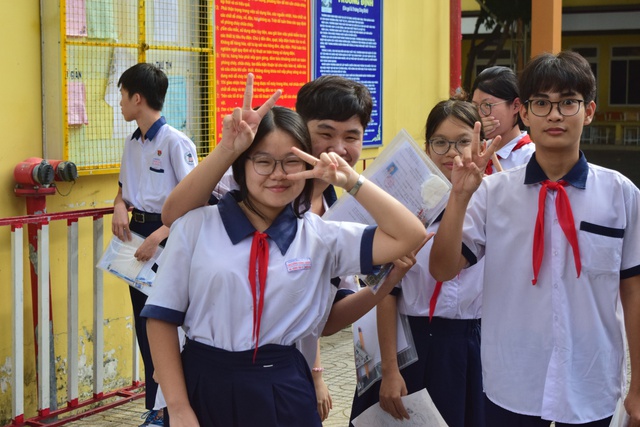 Thí sinh nói đề thi tuyển sinh lớp 10 TP.HCM môn tiếng Anh vừa sức - Ảnh 9.