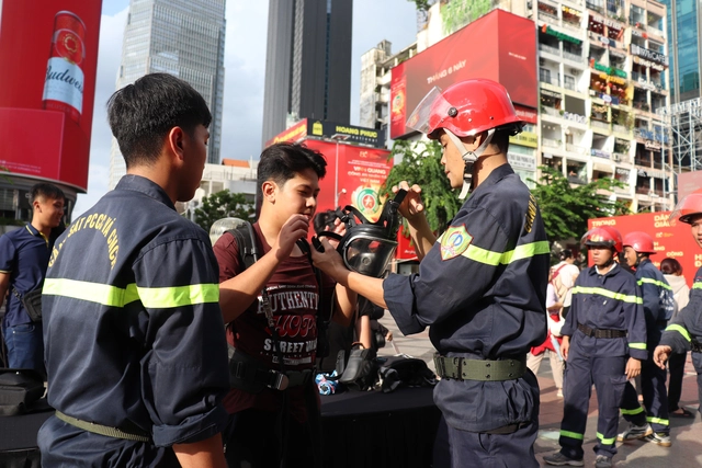 Có gì tại sự kiện Vinh quang Công an nhân dân Việt Nam hôm nay? - Ảnh 1.