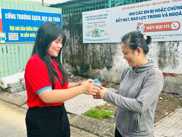 5.000 chiến sĩ Hoa phượng đỏ hỗ trợ thí sinh thi tuyển sinh lớp 10- Ảnh 13.