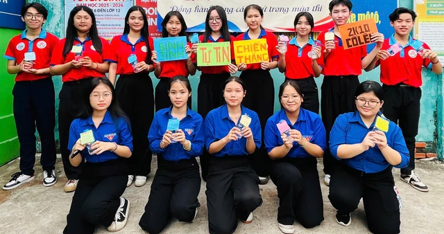 5.000 chiến sĩ Hoa phượng đỏ hỗ trợ thí sinh thi tuyển sinh lớp 10- Ảnh 7.