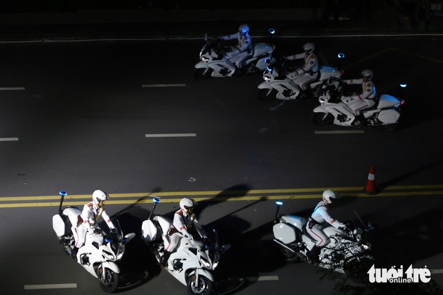 Martial arts, anti-terror drills wow crowds in downtown Ho Chi Minh City - Ảnh 2.