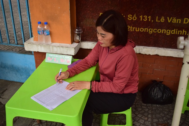 Thi vào lớp 10 tại TP.HCM sáng nay, phụ huynh nói gì?- Ảnh 4.