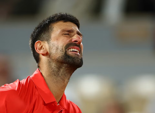 Ruthless Sinner downs Djokovic to reach maiden French Open final - Ảnh 2.