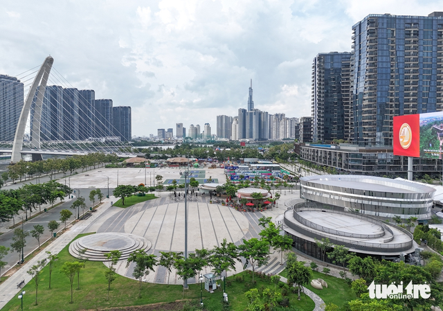Thu Thiem riverside in Ho Chi Minh City transformed with new creative hub, scenic walkway- Ảnh 10. Thu Thiem riverside in Ho Chi Minh City transformed with new creative hub, scenic walkway- Ảnh 10.