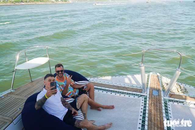Yacht tours in Vietnam’s Nha Trang Bay become magnet for local, foreign tourists
- Ảnh 1.