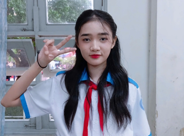 Thủ khoa lớp 10 THPT Vĩnh Bình (Tiền Giang cũ) xem Rosé là tấm gương để học tập- Ảnh 1.