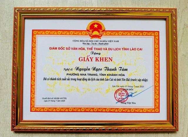 Chị Thông và Gia đình Haha nhận giấy khen từ tỉnh Lào Cai, điểm dân mạng chú ý là... - Ảnh 2.