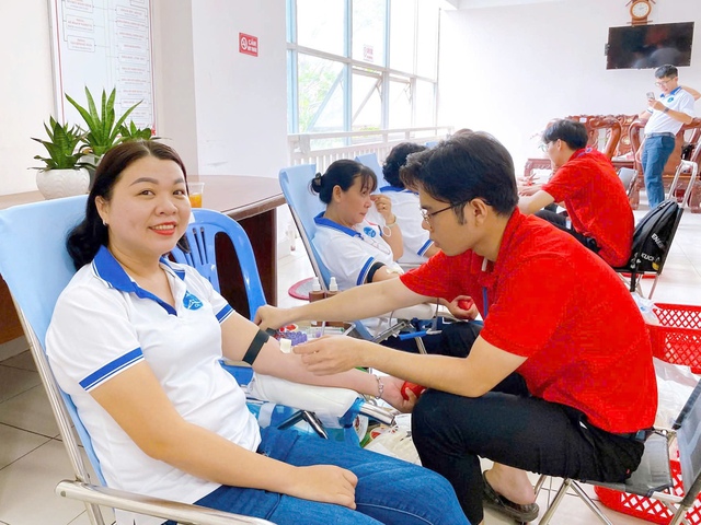 Vietnam sounds alarm as hospitals run low on blood supplies - Ảnh 1. Vietnam sounds alarm as hospitals run low on blood supplies - Ảnh 1.
