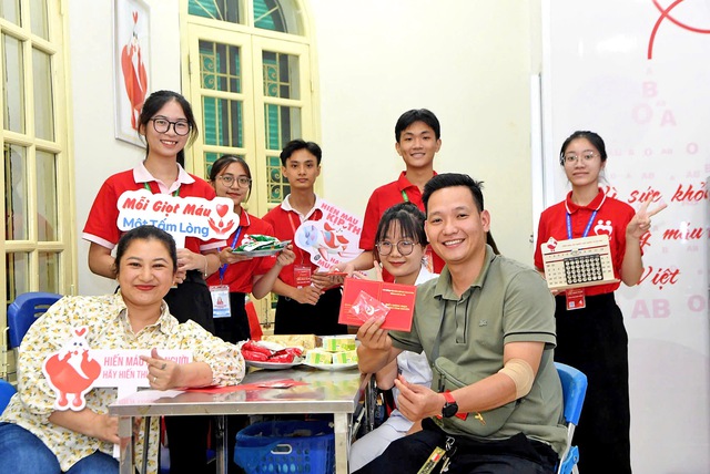 Vietnam sounds alarm as hospitals run low on blood supplies - Ảnh 2. Vietnam sounds alarm as hospitals run low on blood supplies - Ảnh 2.