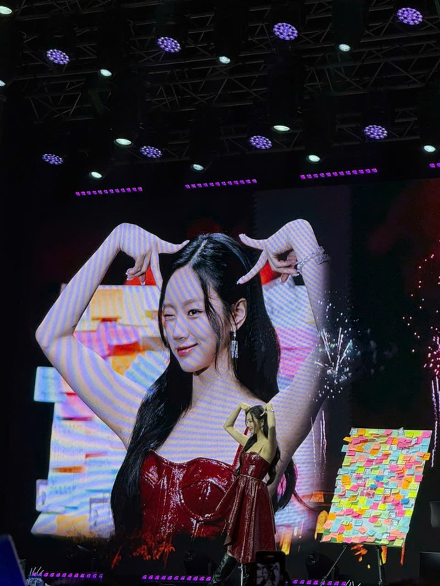 Hyeri 'cực cháy' cùng fan Việt trong fan meeting đầu tiên tại TP.HCM - Ảnh 2.