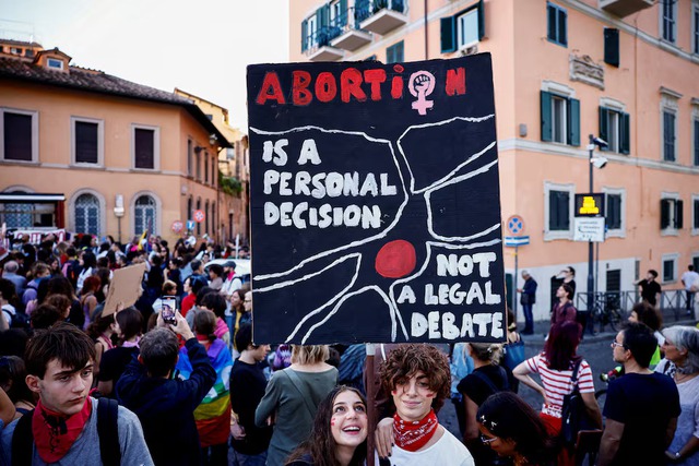 Italy's abortion taboos challenged by new law in Sicily- Ảnh 1. Italy's abortion taboos challenged by new law in Sicily- Ảnh 1.