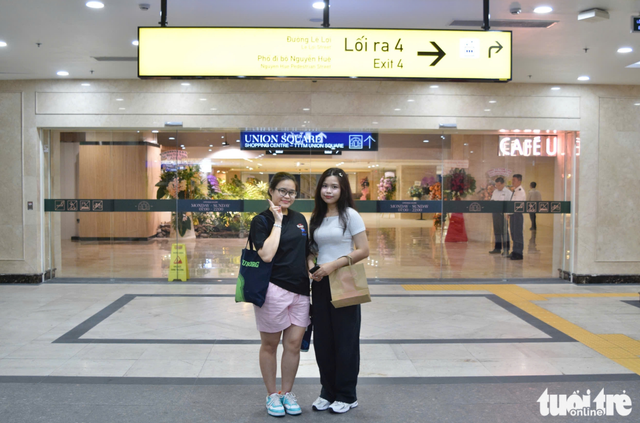 Ho Chi Minh City residents, visitors eager to explore shopping mall connected to metro station
- Ảnh 1. Ho Chi Minh City residents, visitors eager to explore shopping mall connected to metro station
- Ảnh 1.