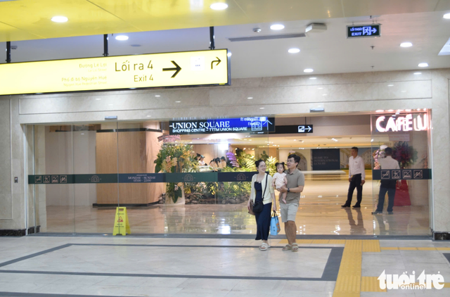 Ho Chi Minh City residents, visitors eager to explore shopping mall connected to metro station
- Ảnh 2. Ho Chi Minh City residents, visitors eager to explore shopping mall connected to metro station
- Ảnh 2.