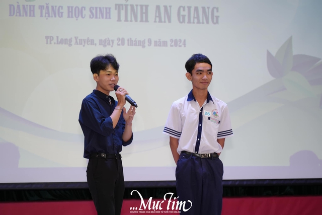 Điểm 10 vật lý kỳ thi tốt nghiệp THPT 2025 từ ngôi trường biên giới An Giang  - Ảnh 4.