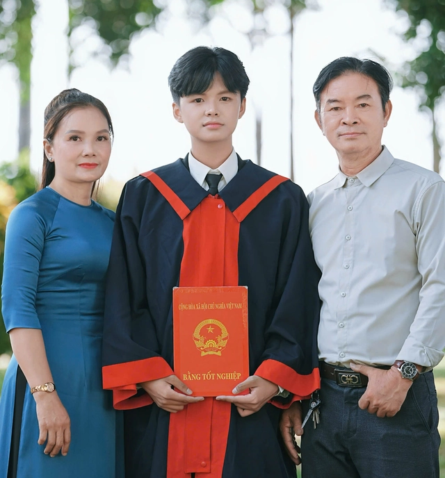 Nam sinh Trường THPT chuyên Bình Long là thủ khoa tỉnh Đồng Nai- Ảnh 4.