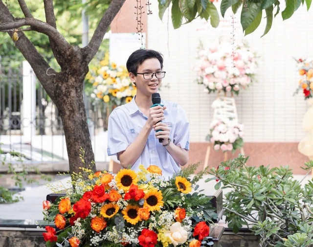 Thủ khoa khối B00 toàn quốc là học sinh Trường THCS - THPT Nguyễn Khuyến - Ảnh 2.