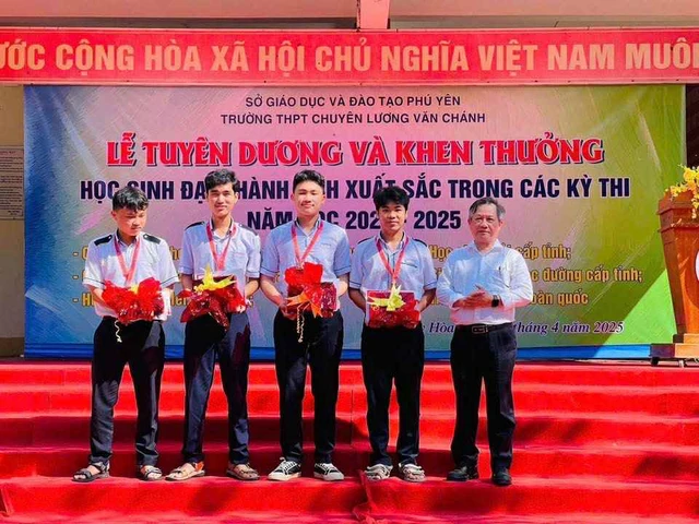 Thủ khoa khối B00 tỉnh Đắk Lắk là học sinh giỏi quốc gia môn toán hai năm liên tiếp- Ảnh 2.