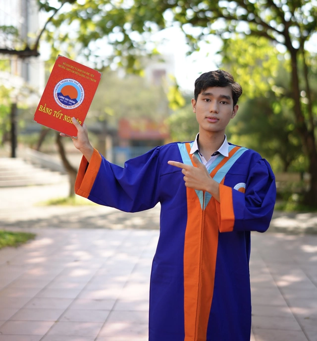 Thủ khoa khối B00 tỉnh Đắk Lắk là học sinh giỏi quốc gia môn toán hai năm liên tiếp- Ảnh 1.
