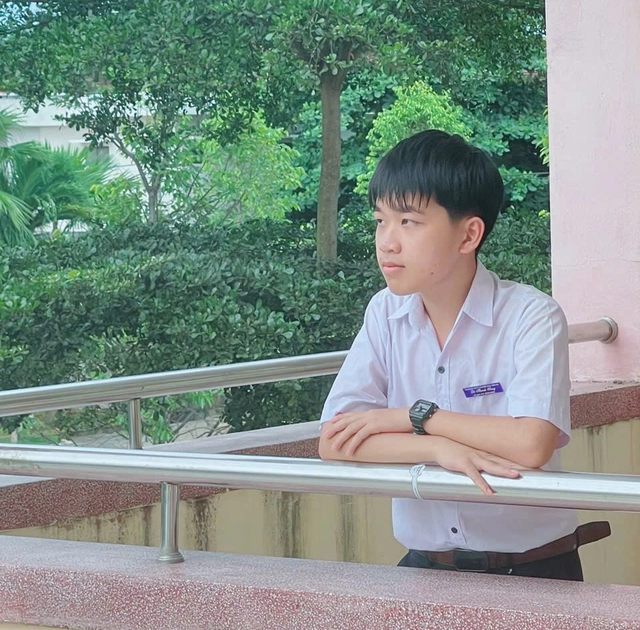 Thủ khoa kép tỉnh Gia Lai bật mí bí quyết 10 điểm toán, 7.5 IELTS- Ảnh 3.