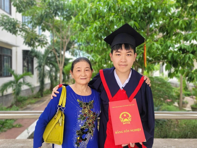 Thủ khoa kép tỉnh Gia Lai bật mí bí quyết 10 điểm toán, 7.5 IELTS- Ảnh 4.