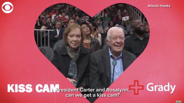 Kiss cam là gì mà hot rần rần hôm nay?- Ảnh 4.