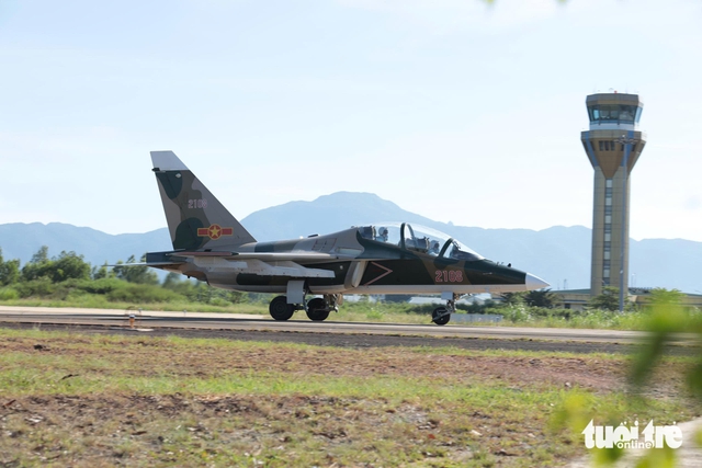 Vietnam trains Yak-130 formation ahead of 80th National Day flyover- Ảnh 3.