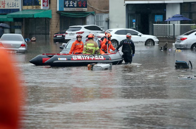 Torrential rain pounds South Korea for third day as thousands take shelter- Ảnh 4. Torrential rain pounds South Korea for third day as thousands take shelter- Ảnh 4.
