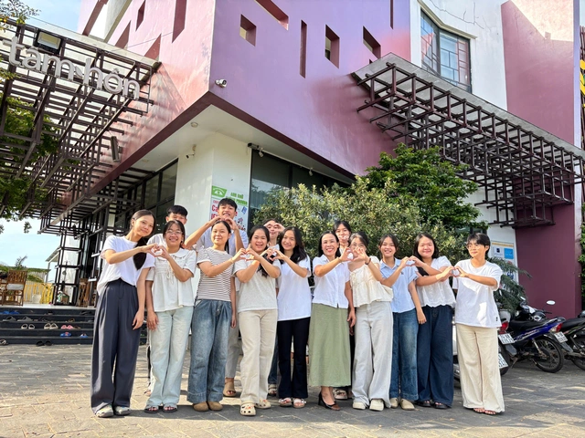 Thủ khoa khối C00 Quảng Trị muốn trở thành nhà báo - Ảnh 3.
