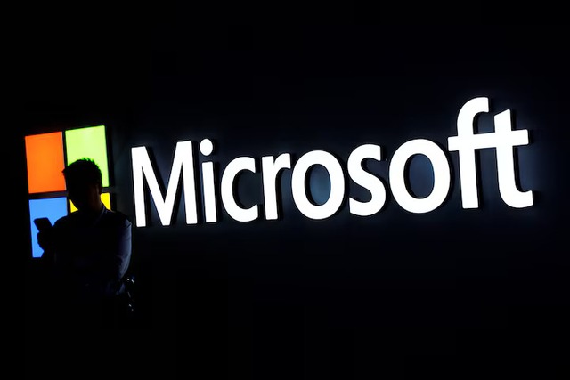 Microsoft to stop using engineers in China for tech support of US military, Hegseth orders review - Ảnh 1.
