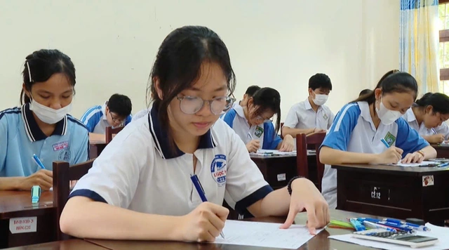 Đã có điểm chuẩn chính thức tuyển sinh lớp 10 của tỉnh Tiền Giang (cũ) - Ảnh 1.