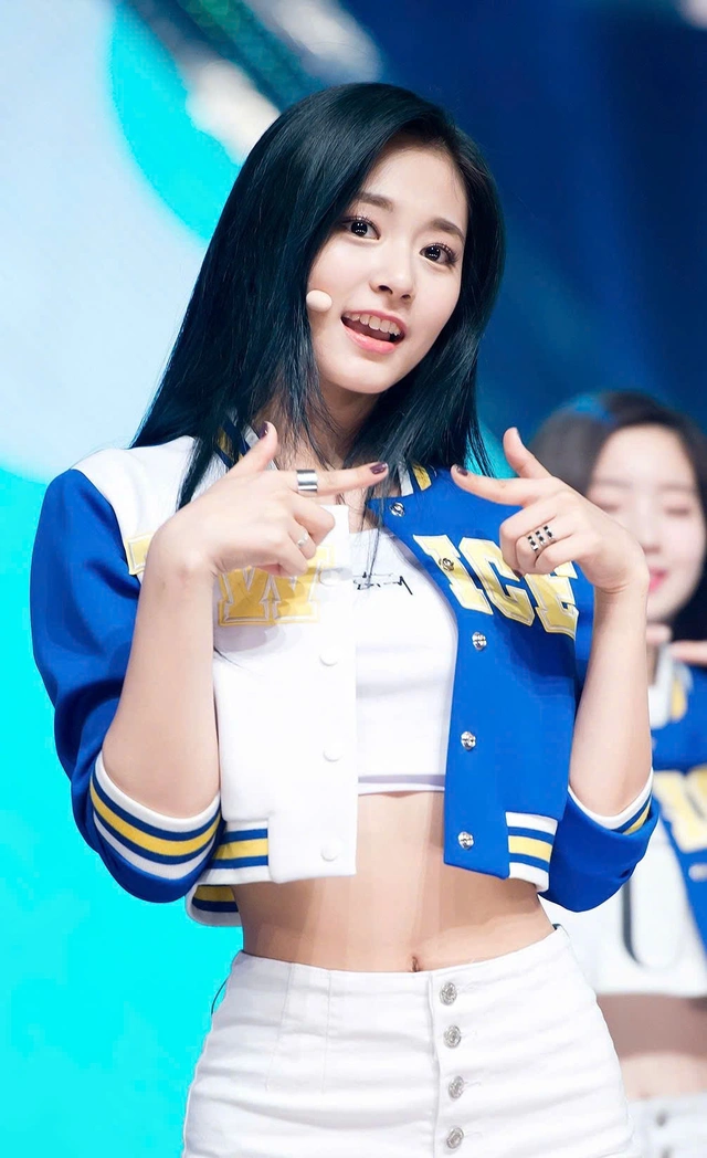 Gần 10 năm debut, Tzuyu vẫn khiến fan choáng ngợp vì nhan sắc - Ảnh 6.
