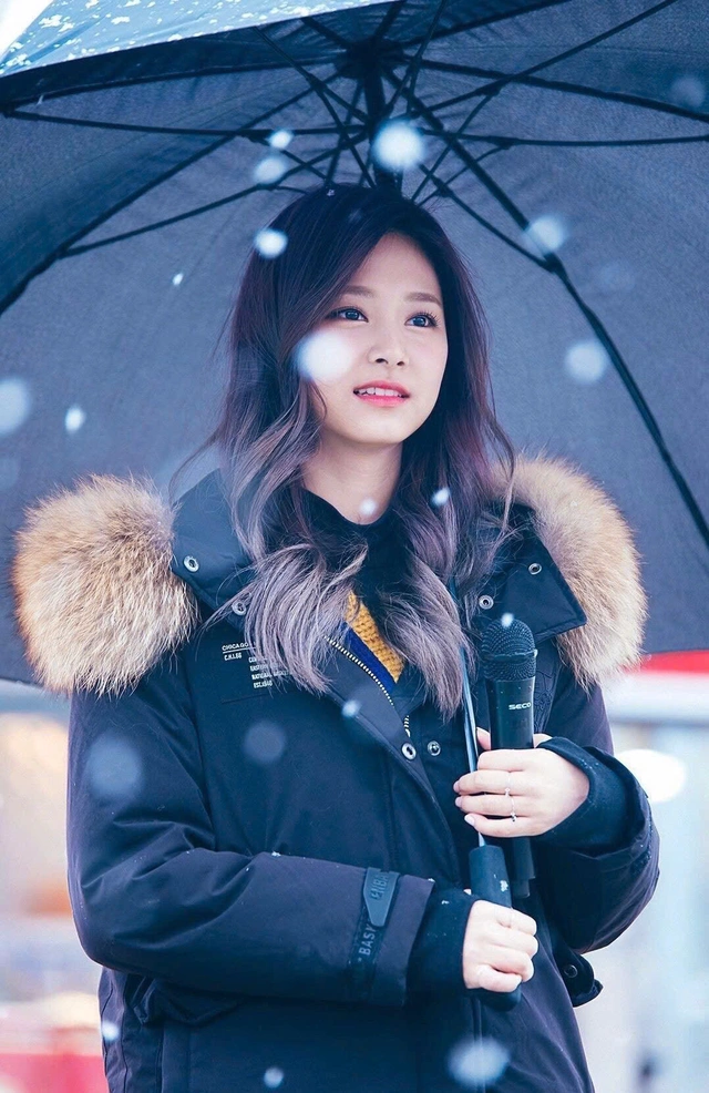 Gần 10 năm debut, Tzuyu vẫn khiến fan choáng ngợp vì nhan sắc - Ảnh 7.