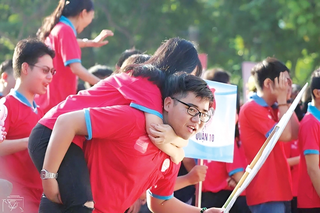 Những mùa hè đáng nhớ trong màu áo đỏ - Ảnh 1.