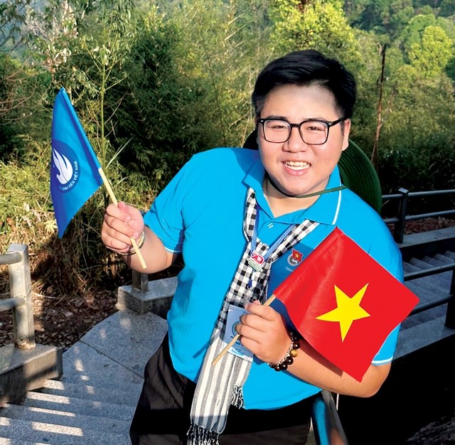 Những mùa hè đáng nhớ trong màu áo đỏ - Ảnh 3.