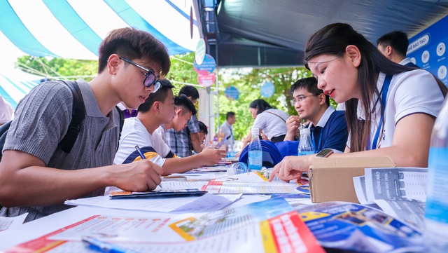 Mức điểm chuẩn quy đổi giữa các phương thức năm 2025 của Đại học Bách khoa Hà Nội- Ảnh 1.