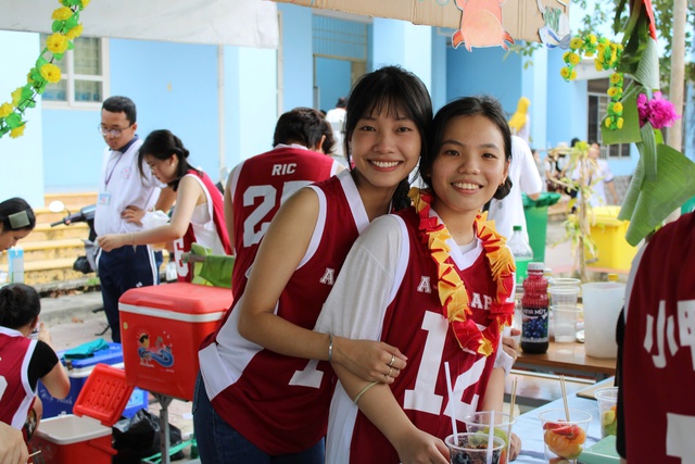 Đôi bạn cùng bàn Trường THPT chuyên Bạc Liêu trở thành thủ khoa - á khoa tỉnh Cà Mau- Ảnh 3.