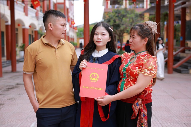 Nữ sinh Nghệ An đạt á khoa khối C00 toàn quốc: Khát vọng về bản ‘gieo chữ’  - Ảnh 2.