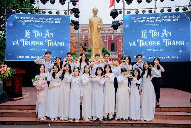 Nữ sinh Trường THPT chuyên Quốc Học Huế và hành trình chạm đến điểm 10 môn tiếng Pháp- Ảnh 2.