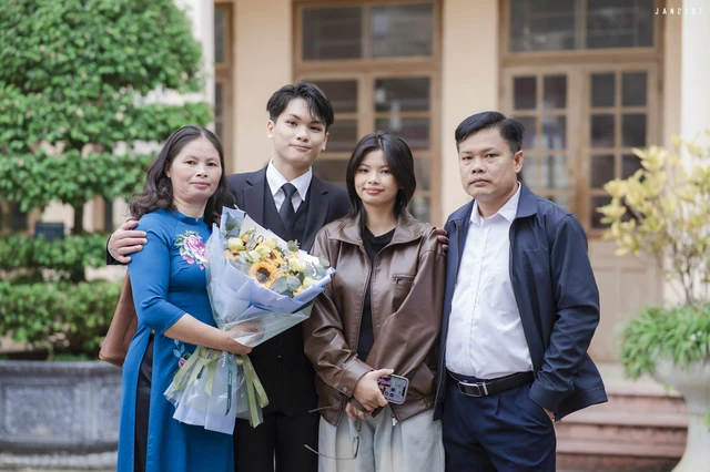 Thủ khoa khối B00 Lạng Sơn nuôi giấc mơ trở thành bác sĩ vì thần tượng bố- Ảnh 2.