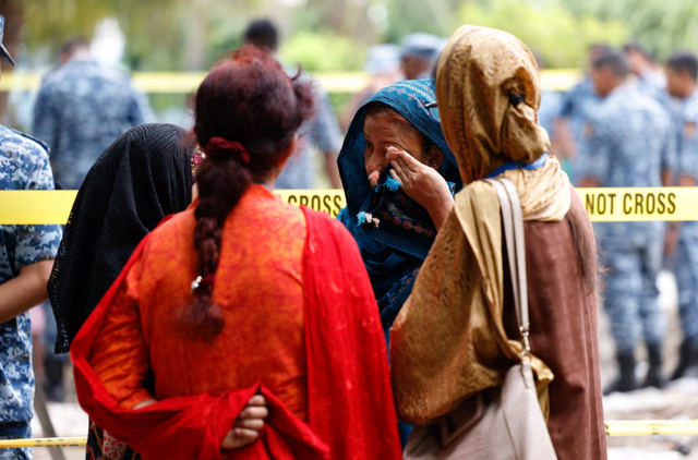 At least 27 dead, mostly children, in Bangladesh air force jet crash
- Ảnh 1. At least 27 dead, mostly children, in Bangladesh air force jet crash
- Ảnh 1.