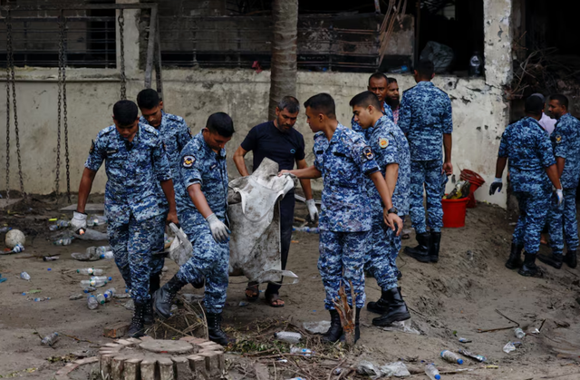 At least 27 dead, mostly children, in Bangladesh air force jet crash
- Ảnh 2. At least 27 dead, mostly children, in Bangladesh air force jet crash
- Ảnh 2.