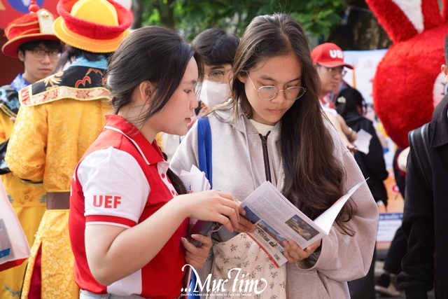 Điểm sàn xét tuyển của hơn 20 trường đại học tại TP.HCM năm 2025- Ảnh 1.