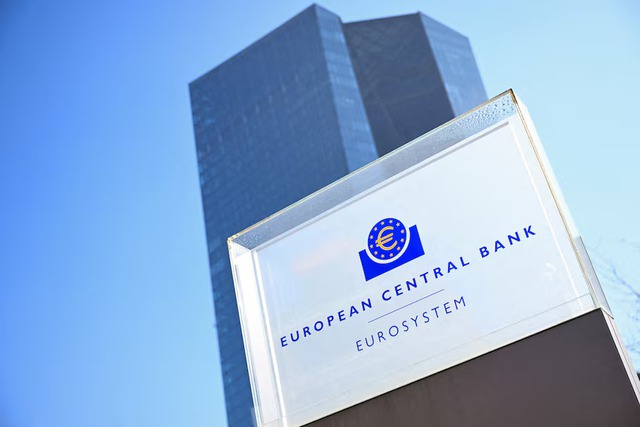 ECB to keep rates steady as trade conflict clouds economic outlook- Ảnh 2.
