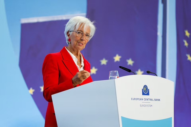 ECB to keep rates steady as trade conflict clouds economic outlook- Ảnh 3.
