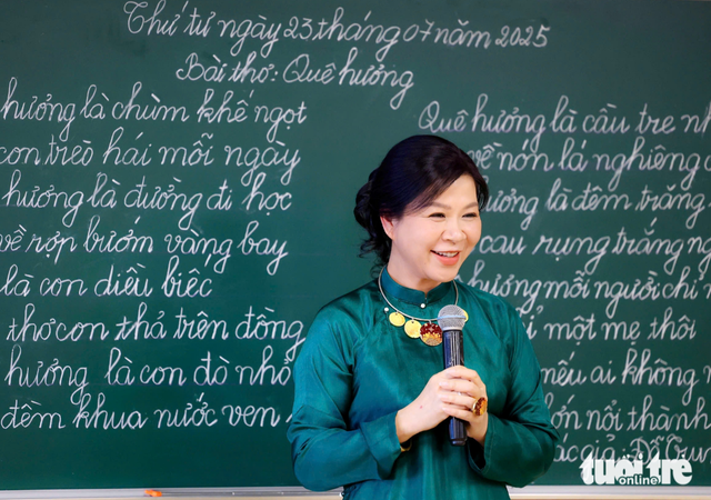 Vietnamese Party chief’s spouse visits Vietnamese language classes in Moscow- Ảnh 2. Vietnamese Party chief’s spouse visits Vietnamese language classes in Moscow- Ảnh 2.