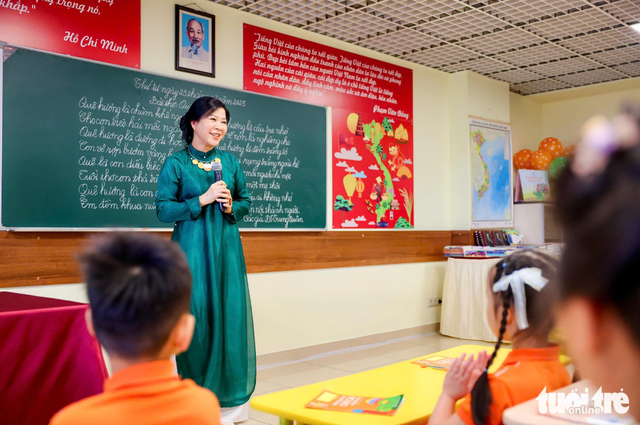 Vietnamese Party chief’s spouse visits Vietnamese language classes in Moscow- Ảnh 4. Vietnamese Party chief’s spouse visits Vietnamese language classes in Moscow- Ảnh 4.