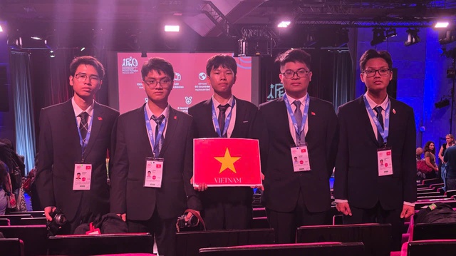 Việt Nam đoạt 1 huy chương vàng, 4 huy chương bạc Olympic Vật lý Quốc tế- Ảnh 1.